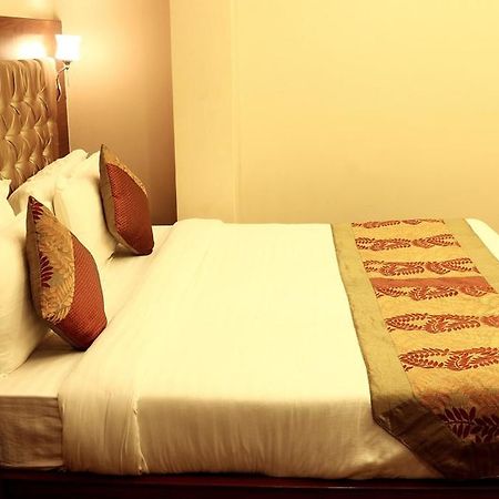 Oyo 1522 Npg Hotel 加尔各答 外观 照片